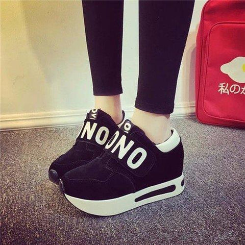 Black White Letter Cloth Hook Loop Flat Running Sport Casual Shoes