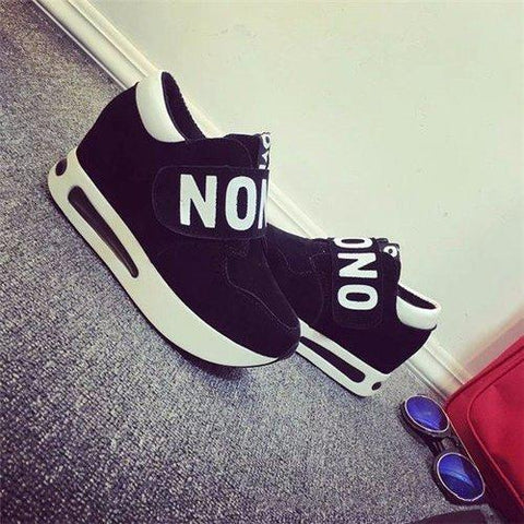 Black White Letter Cloth Hook Loop Flat Running Sport Casual Shoes