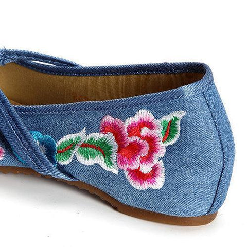 Flower Pattern Embroidery Retro Flat Chinese Knot Loafers