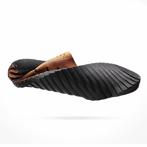 Men Leather Hand Stitching Breathable Hole Toe Protecting Beach Sandals